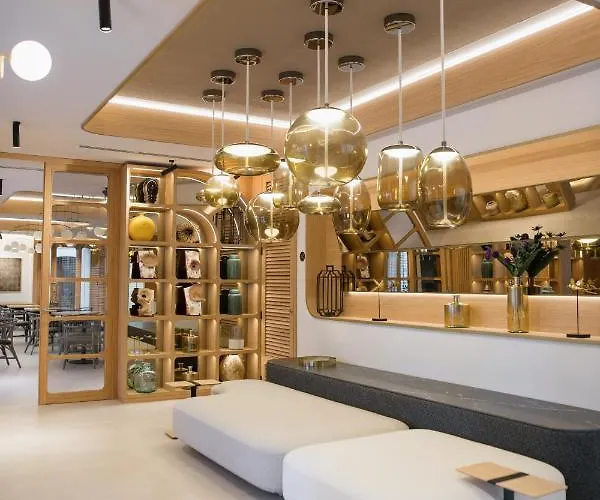 Myr Puerta Serranos Valenza